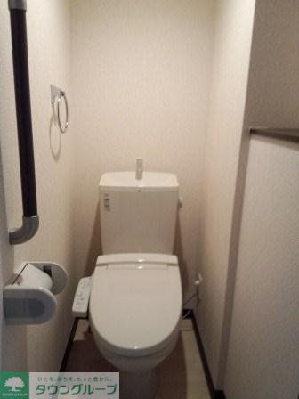その他　温水洗浄付きのトイレです
