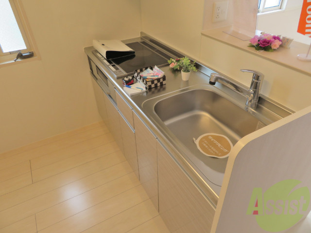 キッチン　ＩＨクッキングヒーターが設置されていて、便利ですね～。