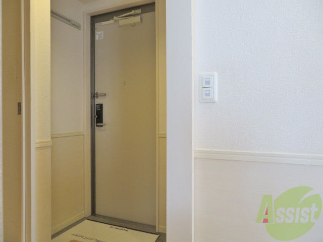 玄関　玄関の様子です。明るい印象ですね。気分もあがりそう。