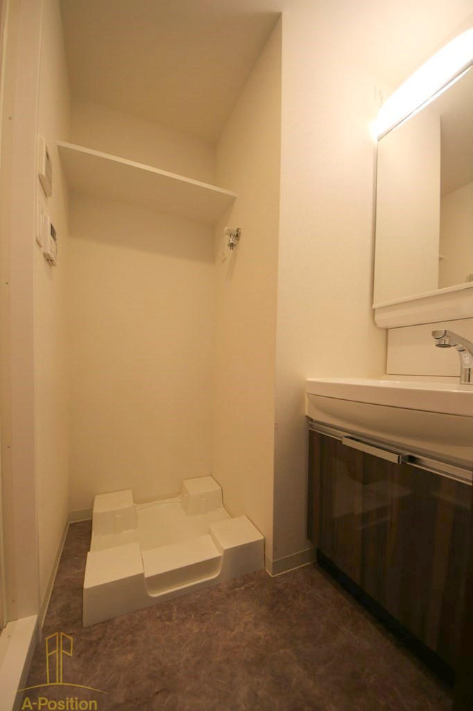 洗面設備　スプランディッド難波元町DUE