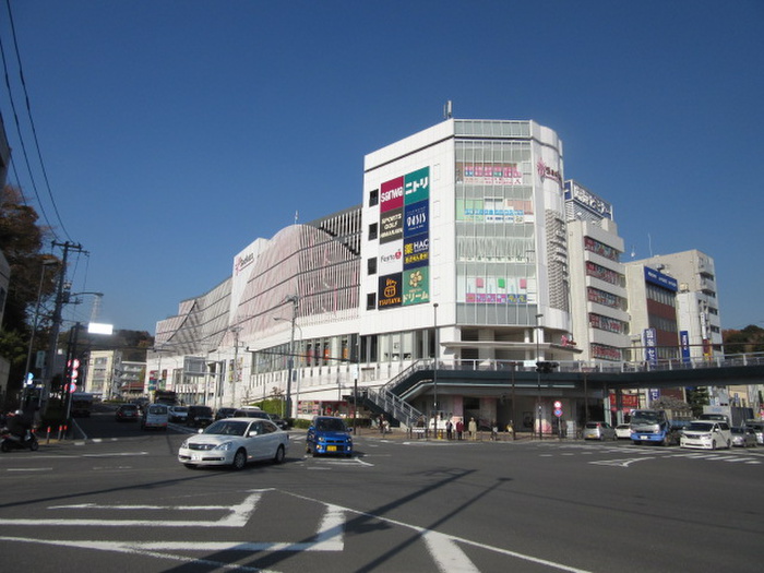 ショッピングセンター　サクラス　戸塚店（ショッピングセンター）まで674m