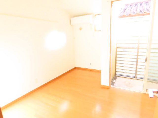 居室・リビング　※別号室の参考写真