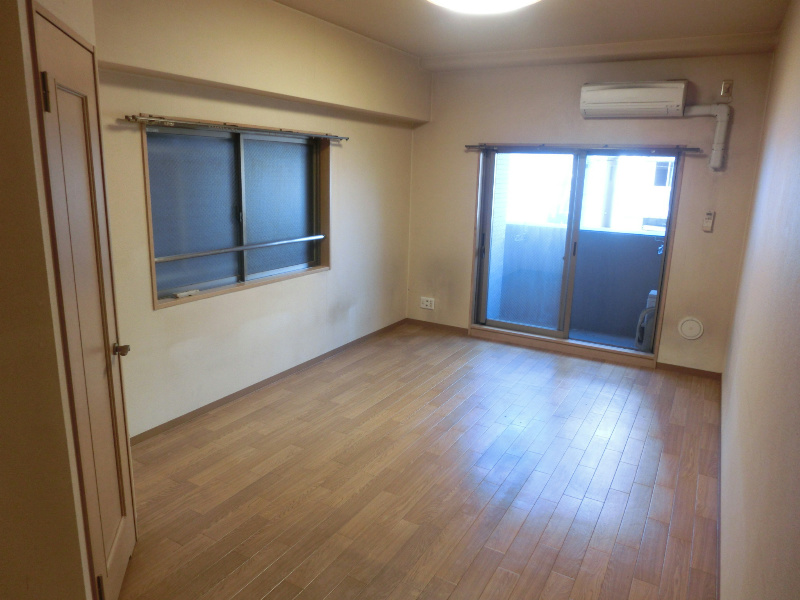 居室・リビング　※同マンション別部屋の参考写真です。