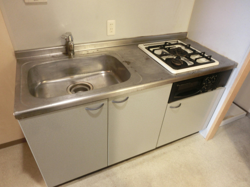 キッチン　※同マンション別部屋の参考写真です。