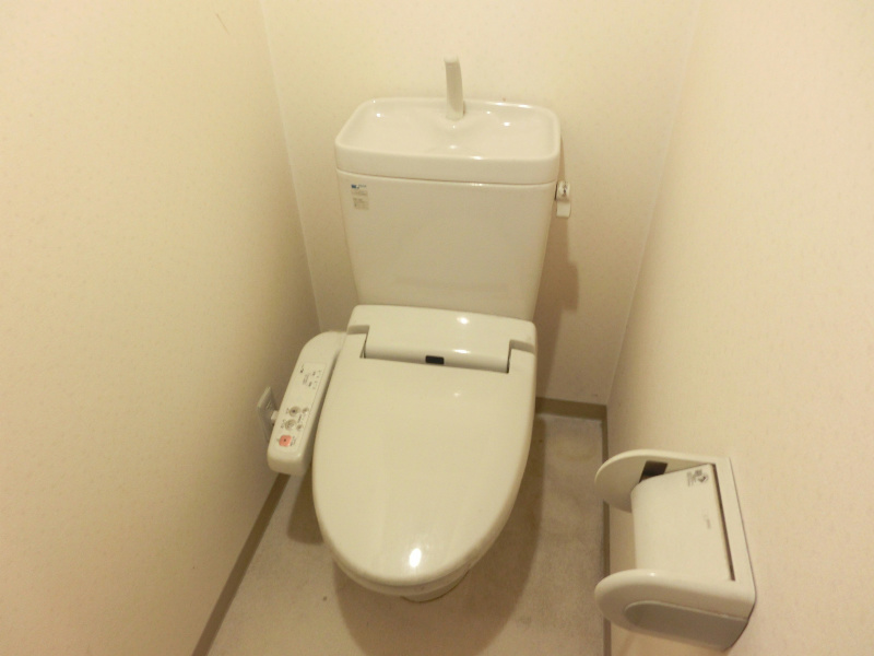 トイレ　※同マンション別部屋の参考写真です。