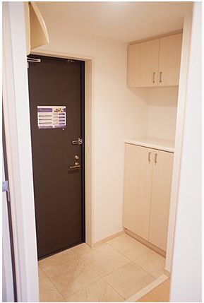 玄関　※別部屋参考写真