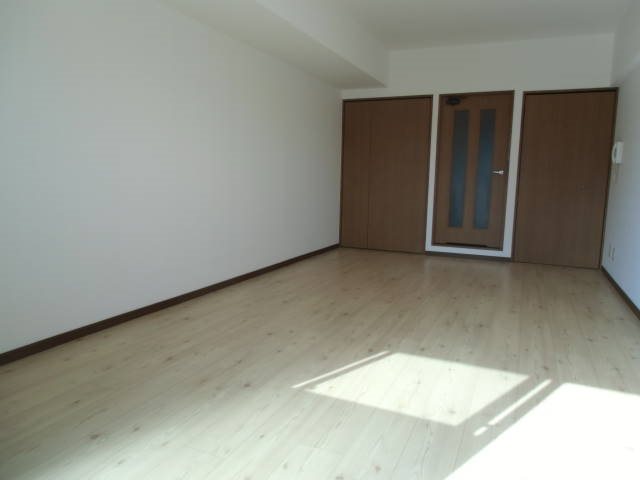 居室・リビング　※別のお部屋の写真です。