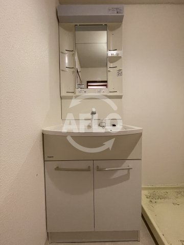 洗面設備　シャトー西梅田マンション　洗面台