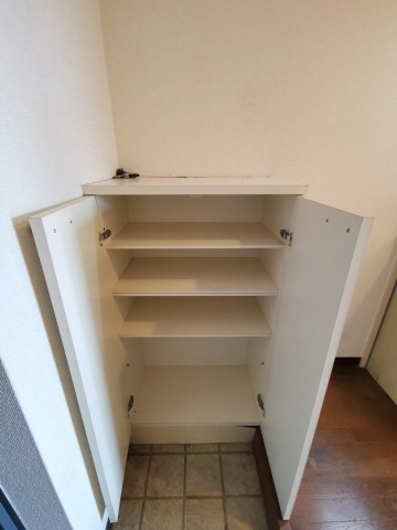 収納　シューズボックス付き