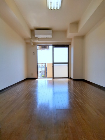 居室・リビング　明るい洋室7帖