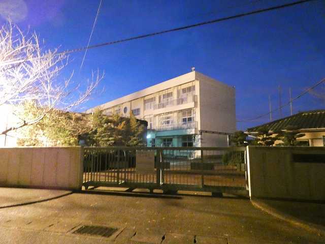 中学校　湖西市立白須賀中学校（中学校）まで1552m