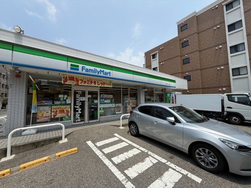 コンビニ　ファミリーマート　深江本町一丁目店（コンビニ）まで553m