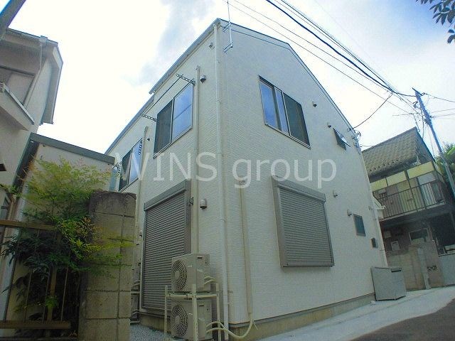 建物外観　ピカピカの新築です