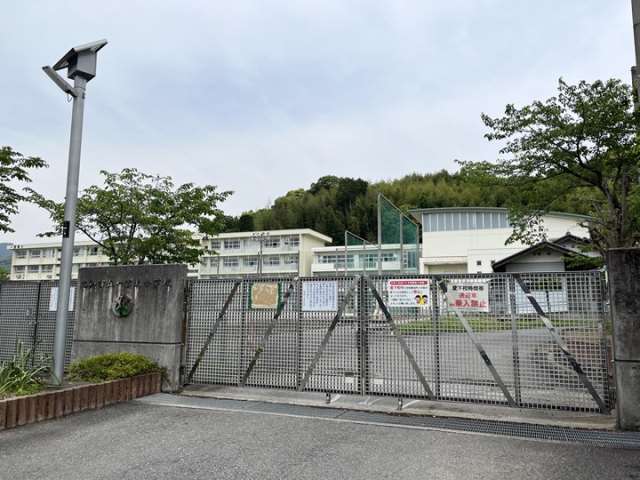 小学校　高知市立一宮東小学校（小学校）まで378m