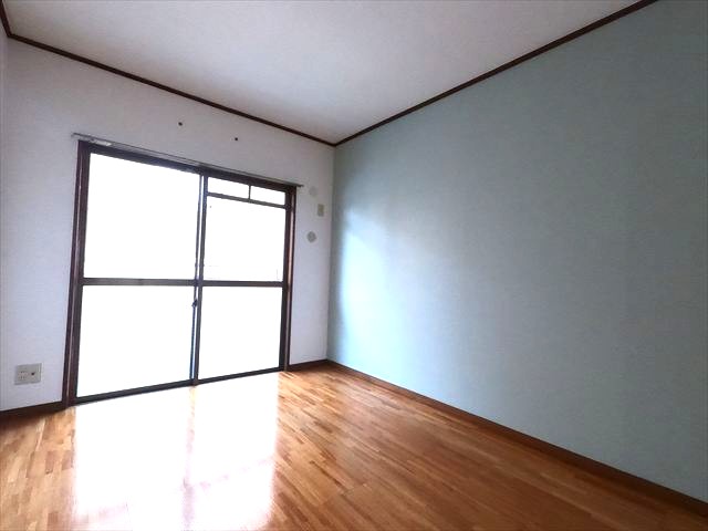 その他部屋・スペース　2面採光の明るいお部屋です。