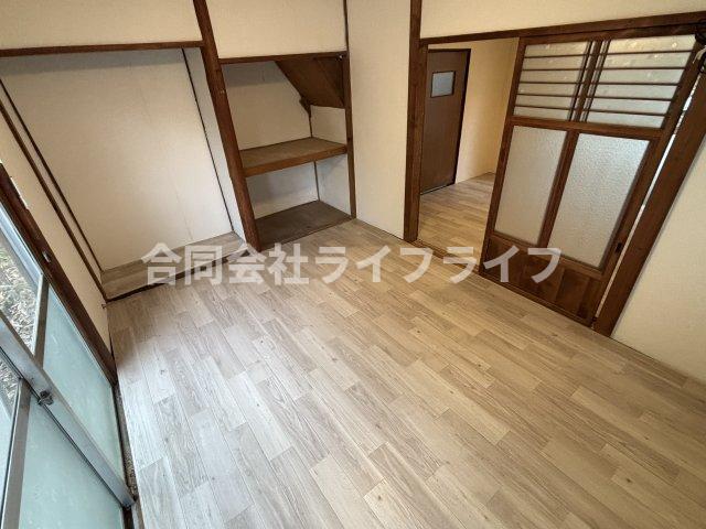 居室・リビング　個人の部屋や寝室として使える洋室です