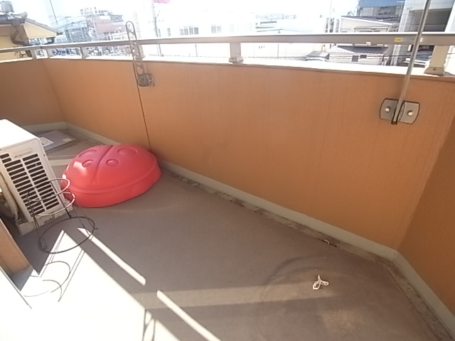 バルコニー　※同物件別部屋の写真です。