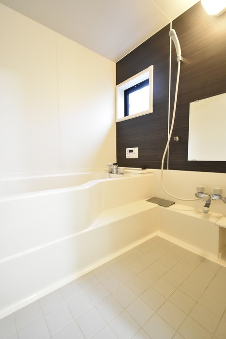 バス・シャワールーム　追い焚き付お風呂です