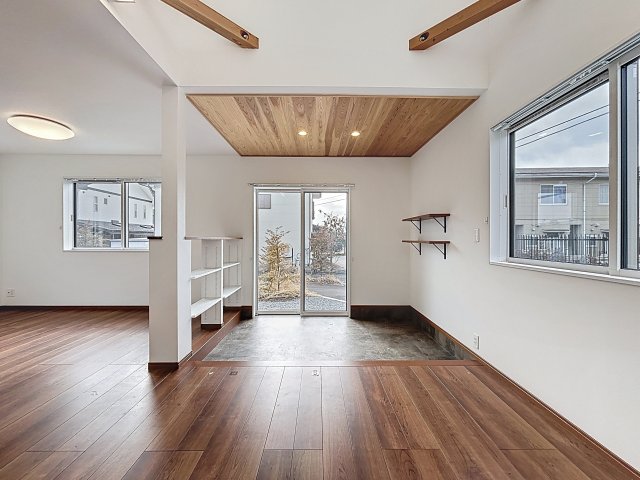 居室・リビング　ここからお庭に出入りも♪♪