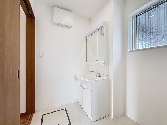 洗面設備　清潔感のある水周りです＾＾