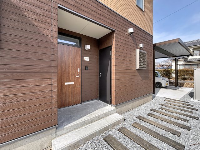 エントランス　家の外回りもとっても綺麗ですね＾＾