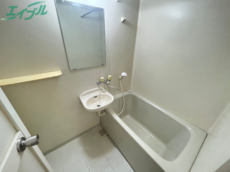 バス・シャワールーム　同型参考写真