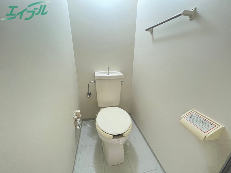 トイレ　同型参考写真