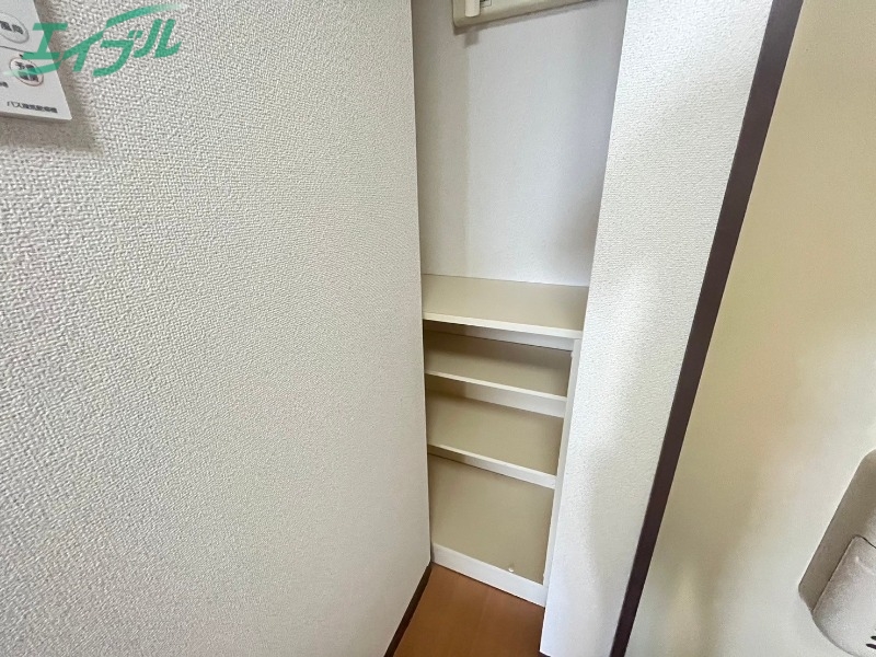 収納　同型参考写真