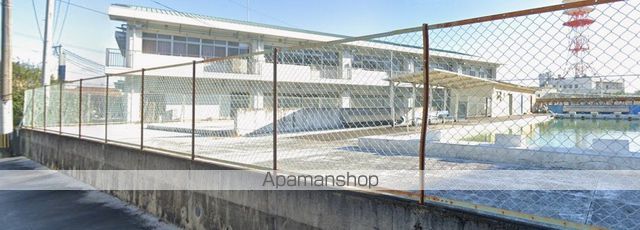 小学校　宇佐市立四日市小学校（小学校）まで500m