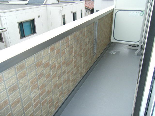 バルコニー　広々としたバルコニー