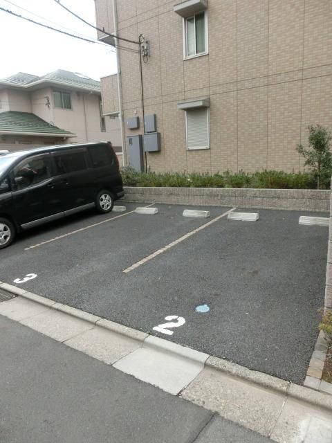 駐車場　敷地内駐車場