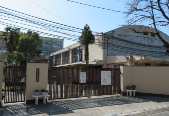 中学校　京都市立大淀中学校（中学校）まで556m