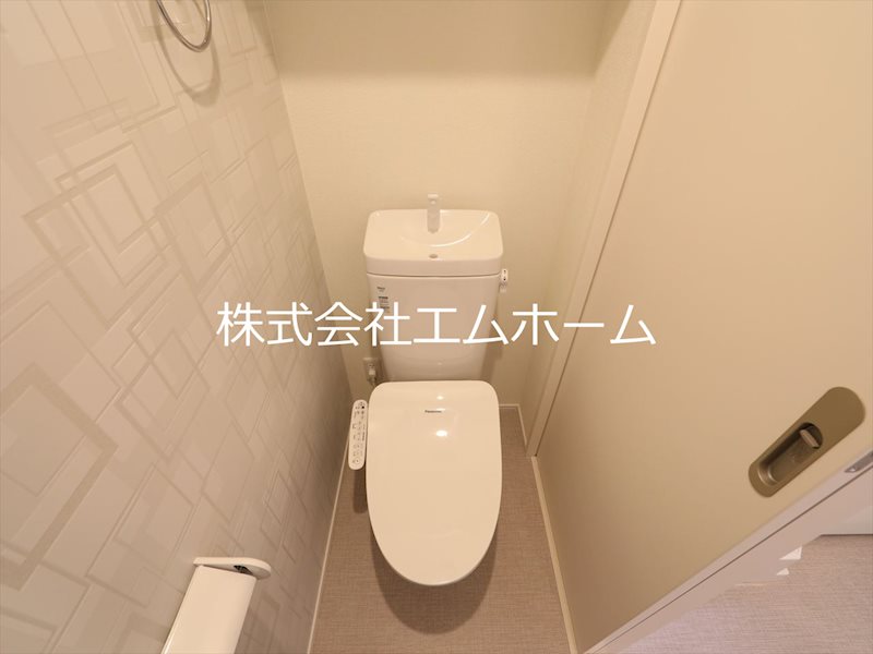 トイレ　温水洗浄暖房便座付トイレ