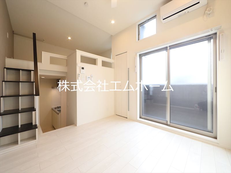 居室・リビング　洋室6.2帖　ロフト6.3帖（収納にも寝室にも使えます）