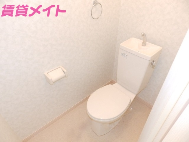 トイレ　同型参考写真