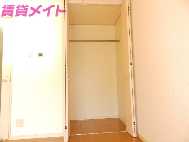 収納　同型参考写真