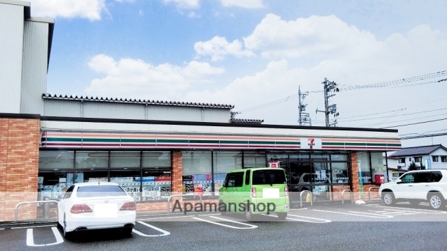 コンビニ　セブンイレブン（コンビニ）まで383m