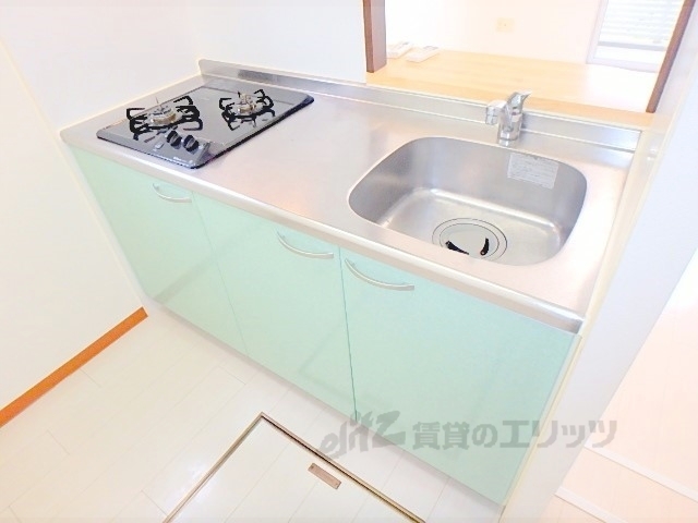 キッチン　２口コンロ設置済です。