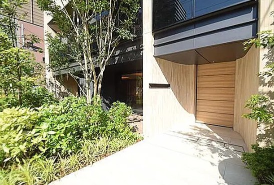 エントランス　清潔なエントランスです