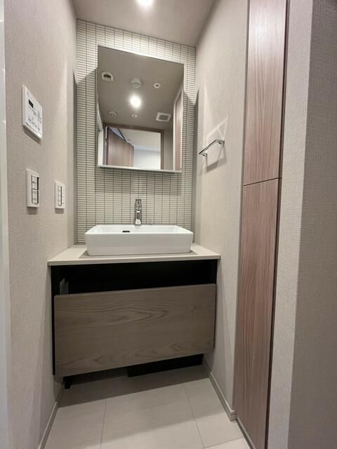 洗面設備　スペースが確保できる洗面所です