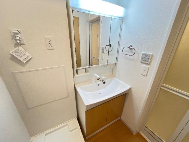 洗面設備　洗髪洗面化粧台