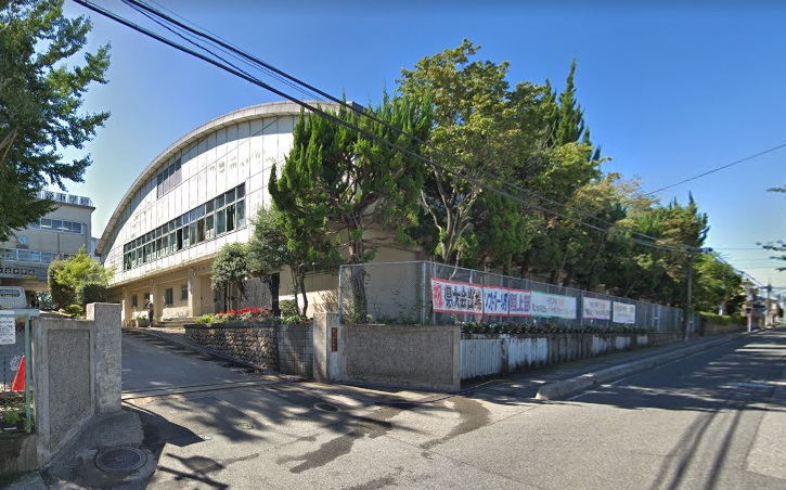 中学校　川口市立鳩ケ谷中学校（中学校）まで1102m