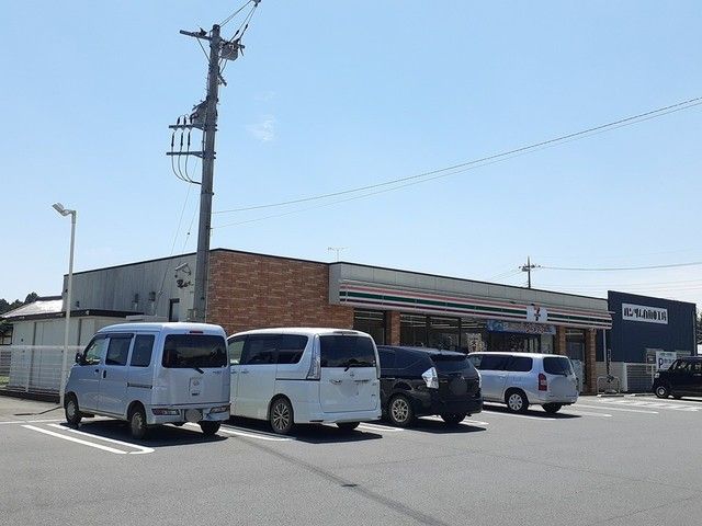 コンビニ　セブンイレブン　加倉井店（コンビニ）まで730m