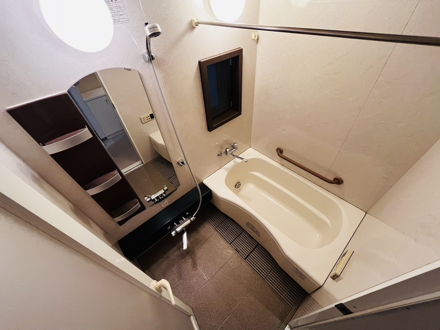 バス・シャワールーム