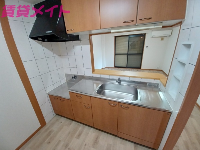 キッチン　反転タイプ参考写真