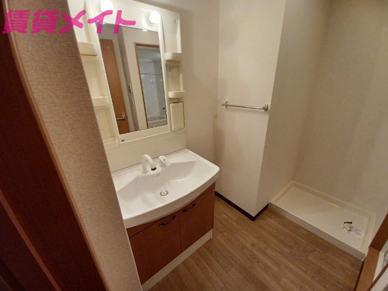 洗面設備　反転タイプ参考写真