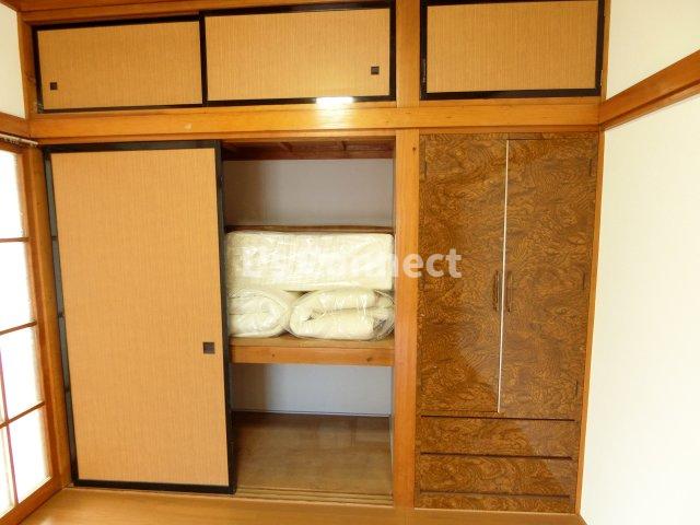 その他設備　キッチンにも収納付き。