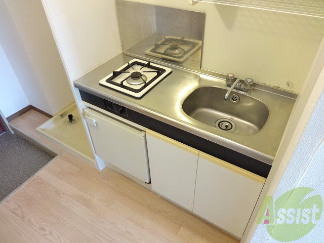 キッチン　ガスコンロ・冷蔵庫付で充実のキッチンです