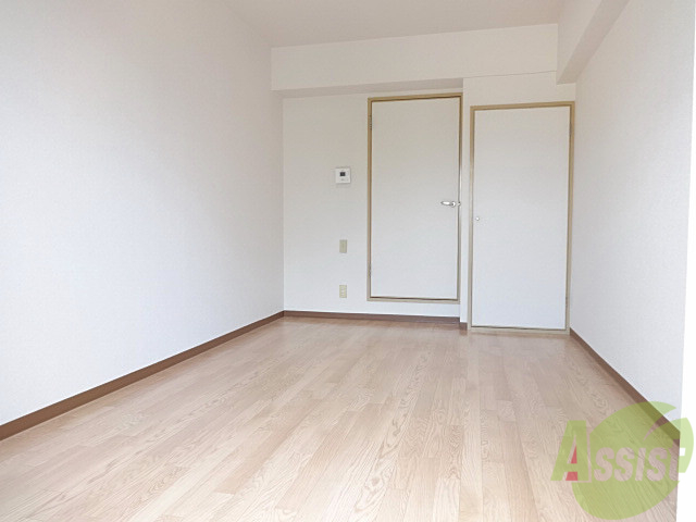 居室・リビング　７帖あるので大丈夫です。室内は綺麗に清掃済み