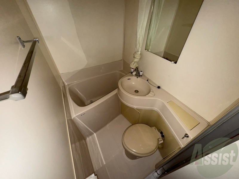 バス・シャワールーム　ユニットバスです。疲れを癒すのに欠かせませんね！